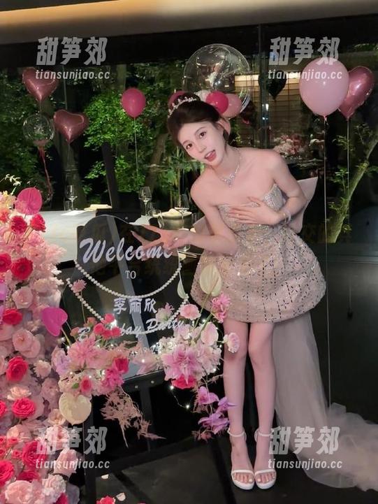 在17c吃瓜登录后，社交的其他平台统统画蛇添足了！