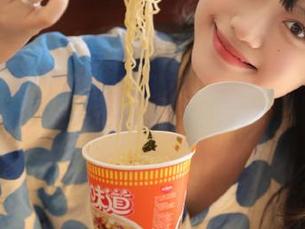 一勺“51吃瓜”链接，能不能左手吃瓜右手别的？