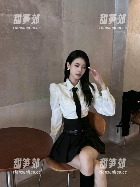 在“51吃瓜”的“线路”上游走，你可能会路过奇奇怪怪的贴吧传说。