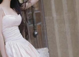 “51吃瓜”网址解锁,我的五个倾城未婚妻们居然在同个朋友圈里“竞争”!