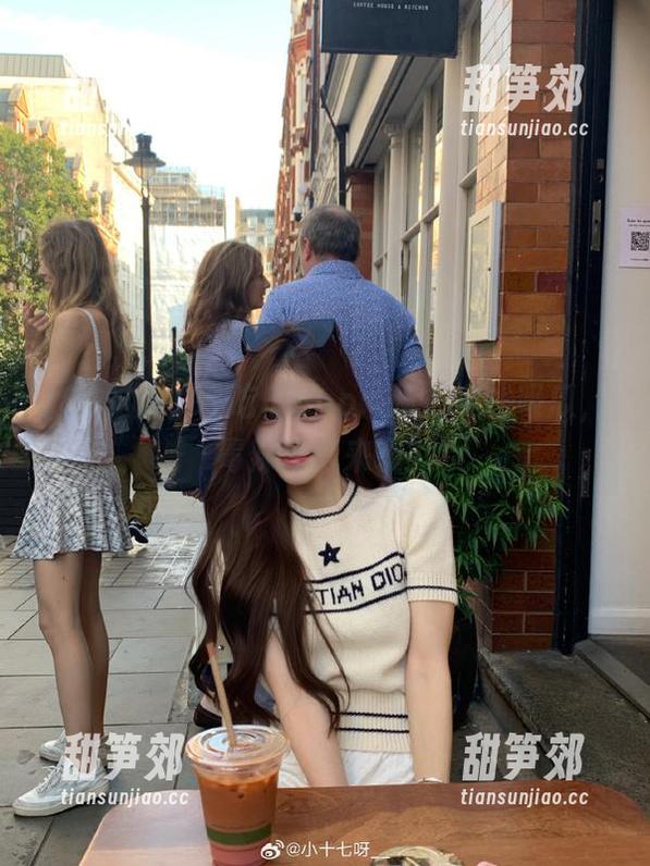 91吃瓜app：流行在线吸瓜，毒辣评论来袭！