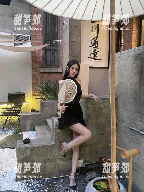 “hls09.cc”链接到一场奇怪的梦境，听说下个转角会碰到外星人？
