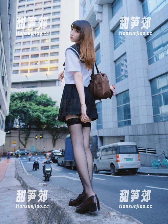 五一吃瓜 最新爆料:五一吃瓜娜娜的瓜皮比瓜肉还好玩,真的假的?
