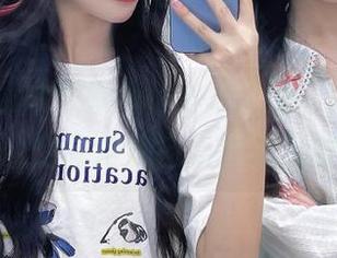 吃瓜网站发布评论，网友们齐聚平台分享自娱自乐的吃瓜时刻！