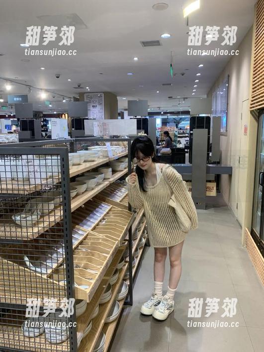 在线嗨翻天，吃瓜黑料视频连发，总有人给你带来欢乐！