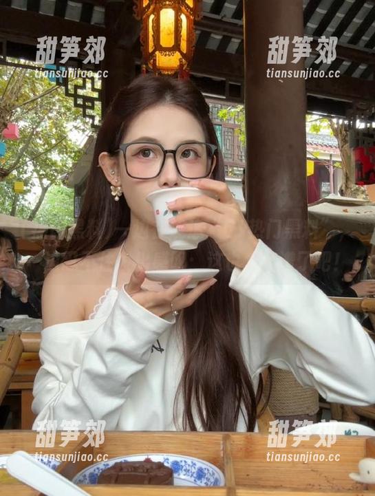 一边在线追“51热门黑料”，一边忍不住发出感叹：这也太离谱了吧！