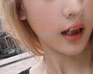 当“网曝吃瓜”更新时，好像整个微博都在排队哈哈哈，太有意思了！