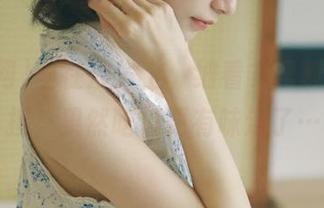 坐在沙发上，细看“黑料网”链接，果然吃瓜更有味道了…
