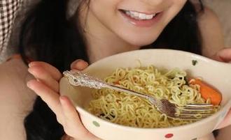 直达“xgua99黑料网”，一则八卦更让人心里直发毛。